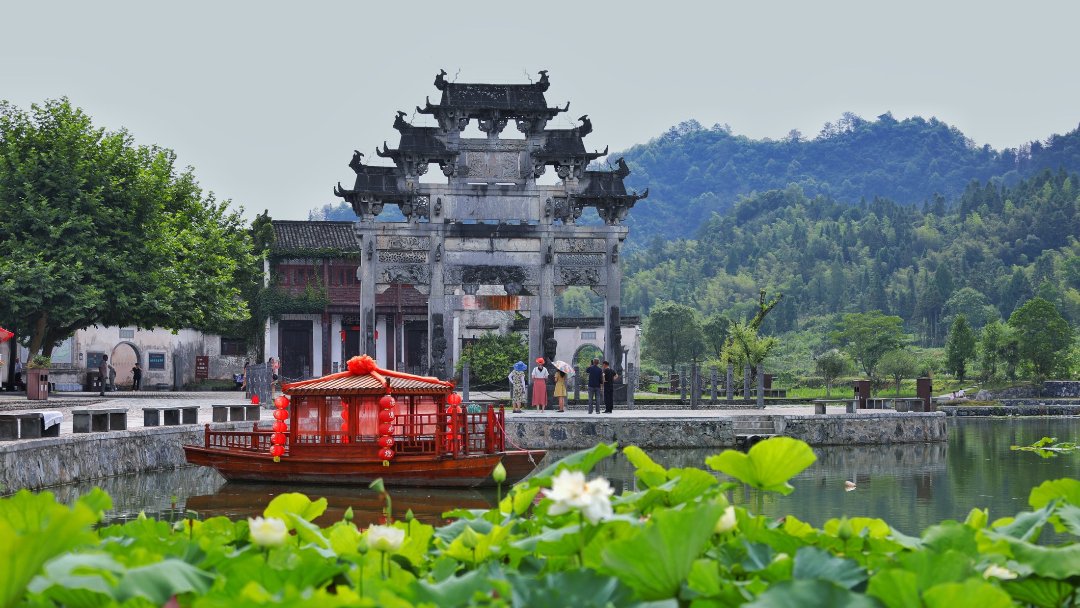 Traditional lanes and white-walled buildings in Xidi